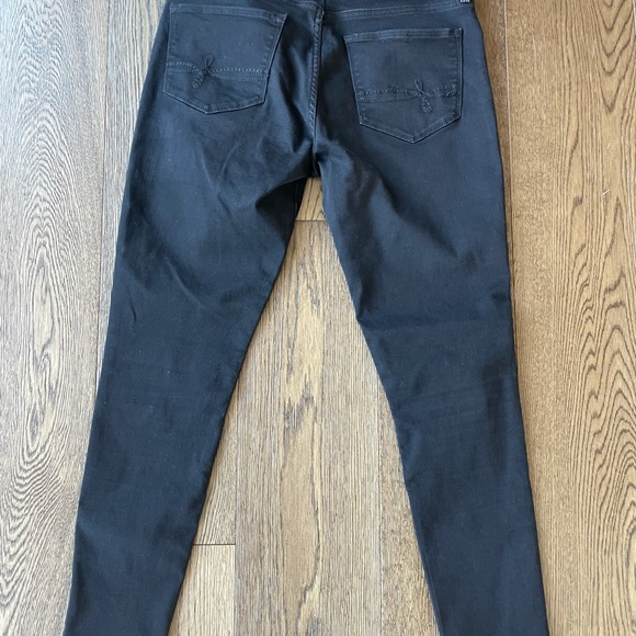 Denizen from Levi’s cropped jeans - Picture 5 of 9